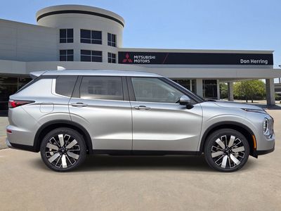 2026 Mitsubishi Outlander — side profile view