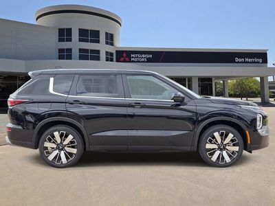 2026 Mitsubishi Outlander — side profile view