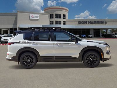 2026 Mitsubishi Outlander — side profile view