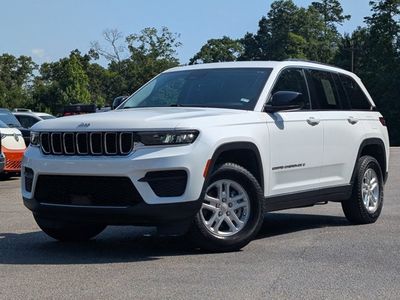 2023 Jeep Grand Cherokee — interior view