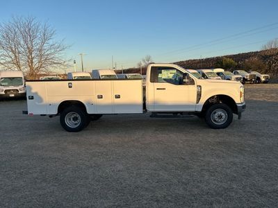2025 Ford F-350SD — interior view
