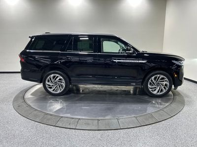 2026 Lincoln Navigator — detail view