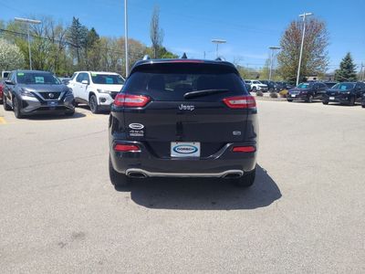 2016 Jeep Cherokee — detail view