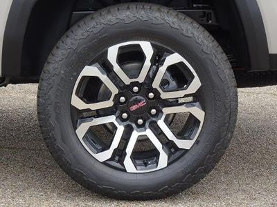 2026 GMC Canyon — detail view
