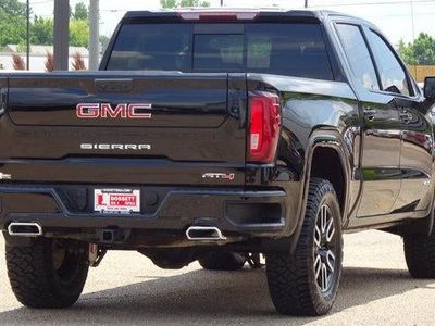2023 GMC Sierra 1500 — interior view