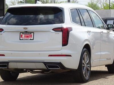2021 Cadillac XT6 — interior view