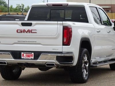 2023 GMC Sierra 1500 — interior view