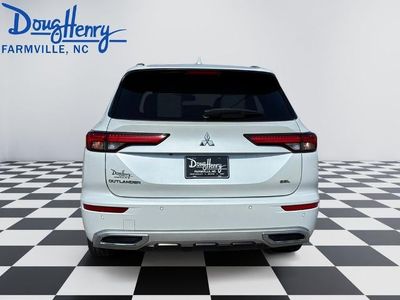 2022 Mitsubishi Outlander — interior view