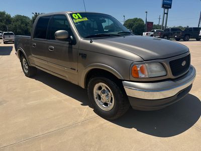 2001 Ford F-150 SuperCrew — interior view