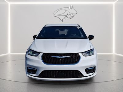 2026 Chrysler Pacifica — side profile view