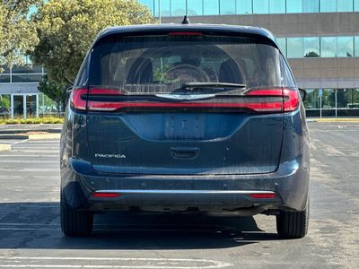 2023 Chrysler Pacifica — detail view