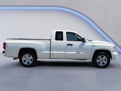 2009 Dodge Dakota — side profile view