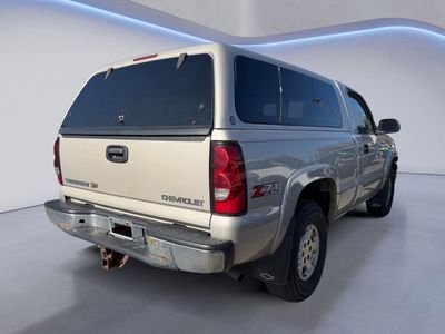 2004 Chevrolet Silverado 1500 — interior view