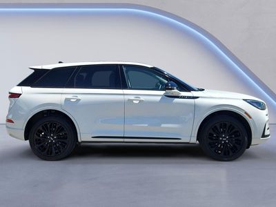 2023 Lincoln Corsair — side profile view