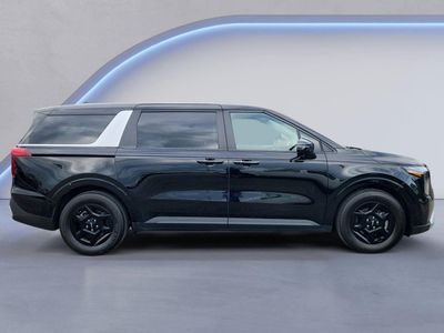 2025 Kia Carnival — side profile view