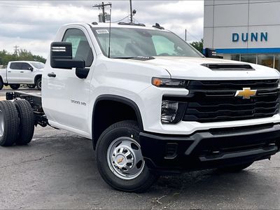 2026 Chevrolet Silverado 3500 HD Chassis Cab — side profile view