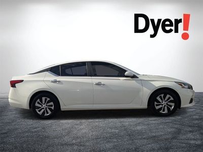 2020 Nissan Altima — side profile view