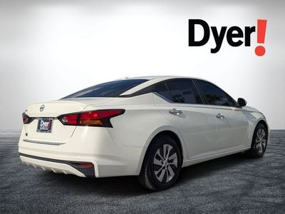 2020 Nissan Altima — rear three-quarter view