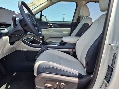 2026 Kia Carnival — detail view