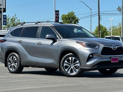 2025 Toyota Highlander — side profile view