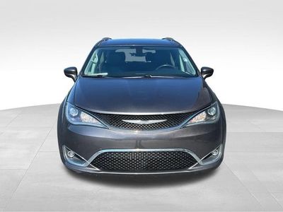 2017 Chrysler Pacifica — side profile view