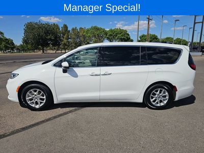 2023 Chrysler Pacifica — side profile view