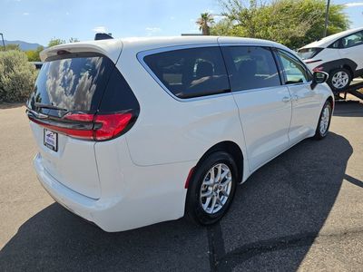 2023 Chrysler Pacifica — detail view