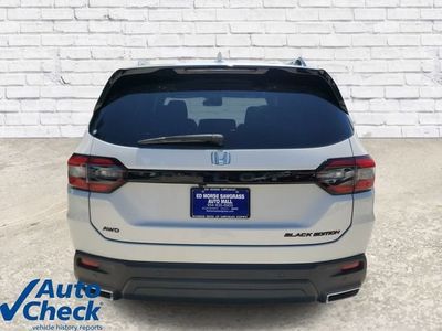 2025 Honda Pilot — rear three-quarter view