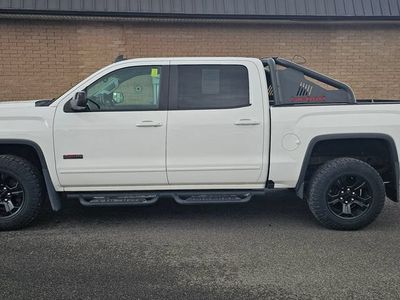 2018 GMC Sierra 1500 — interior view