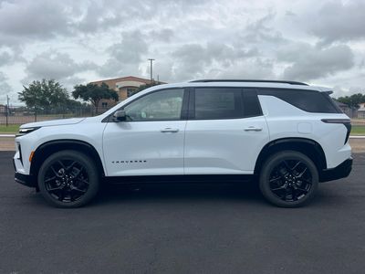 2026 Chevrolet Traverse — side profile view