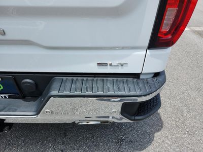 2023 GMC Sierra 1500 — detail view