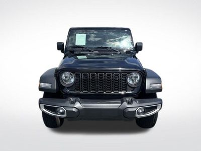 2024 Jeep Gladiator — side profile view