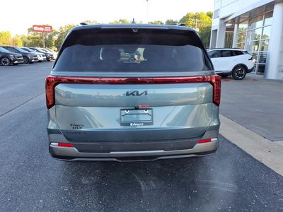 2026 Kia Carnival — detail view