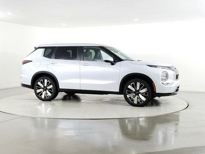 2026 Mitsubishi Outlander — detail view