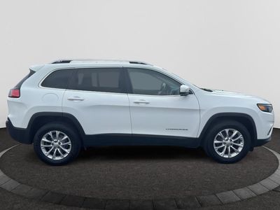 2019 Jeep Cherokee — interior view