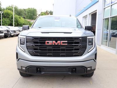 2025 GMC Sierra 1500 — detail view