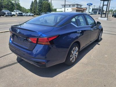 2022 Nissan Altima — side profile view