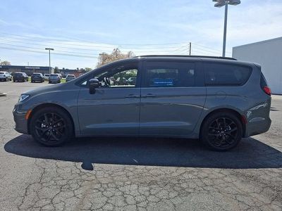 2025 Chrysler Pacifica — detail view