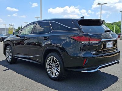 2022 Lexus RX 450h — interior view