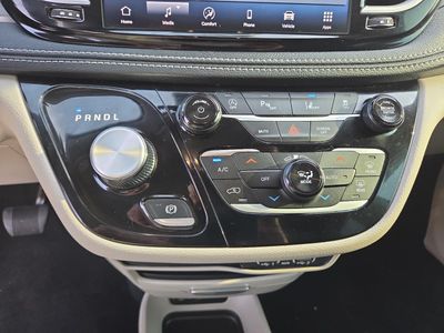 2024 Chrysler Pacifica — detail view
