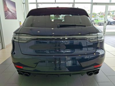 2020 Porsche Macan — detail view