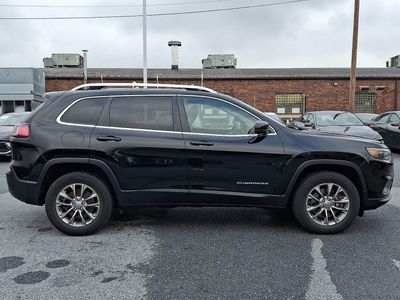 2019 Jeep Cherokee — interior view