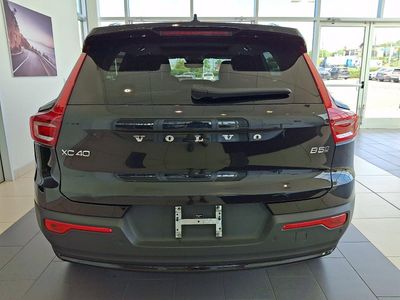 2024 Volvo XC40 — detail view