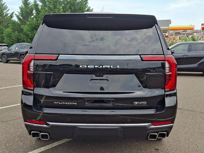 2025 GMC Yukon — detail view