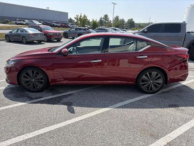 2019 Nissan Altima — rear three-quarter view