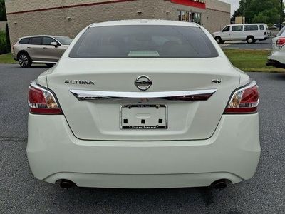 2015 Nissan Altima — detail view