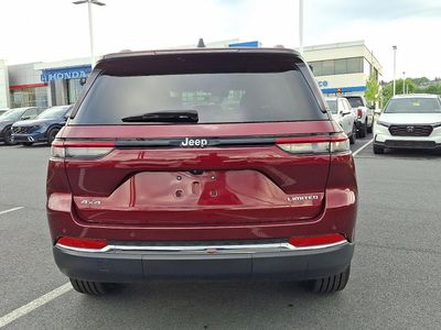 2022 Jeep Grand Cherokee — detail view
