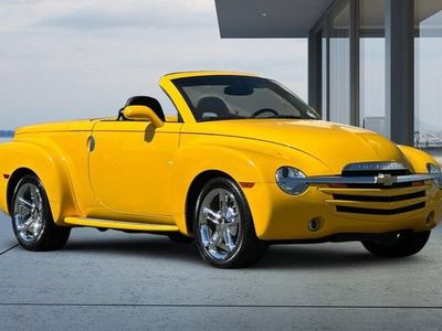 2005 Chevrolet SSR — side profile view