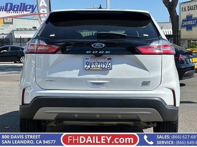 2022 Ford Edge — detail view