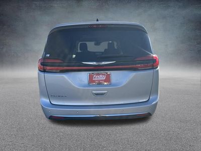 2024 Chrysler Pacifica — detail view